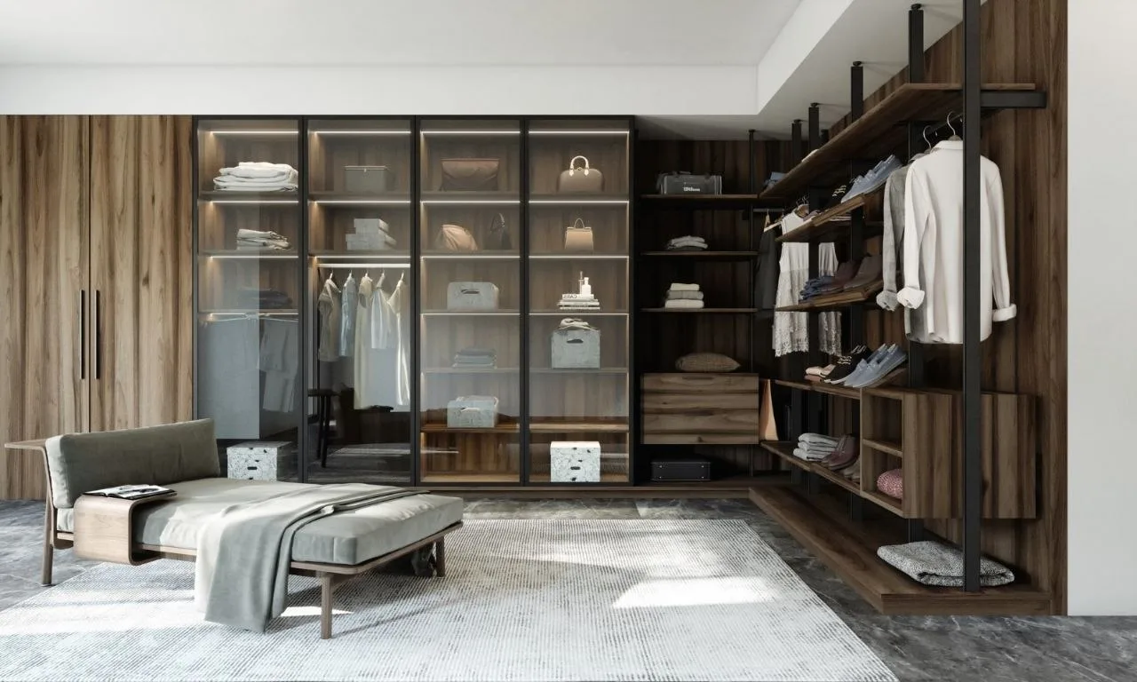 Intérieur de dressing sur mesure en MDF laqué blanc avec éclairage LED intégré, réalisation Osmosis Home à Tanger