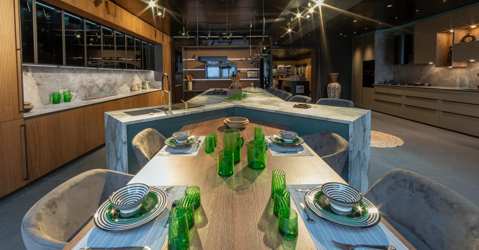 Cuisine équipée Bardage Noyer sur mesure — Osmosis Home Tanger