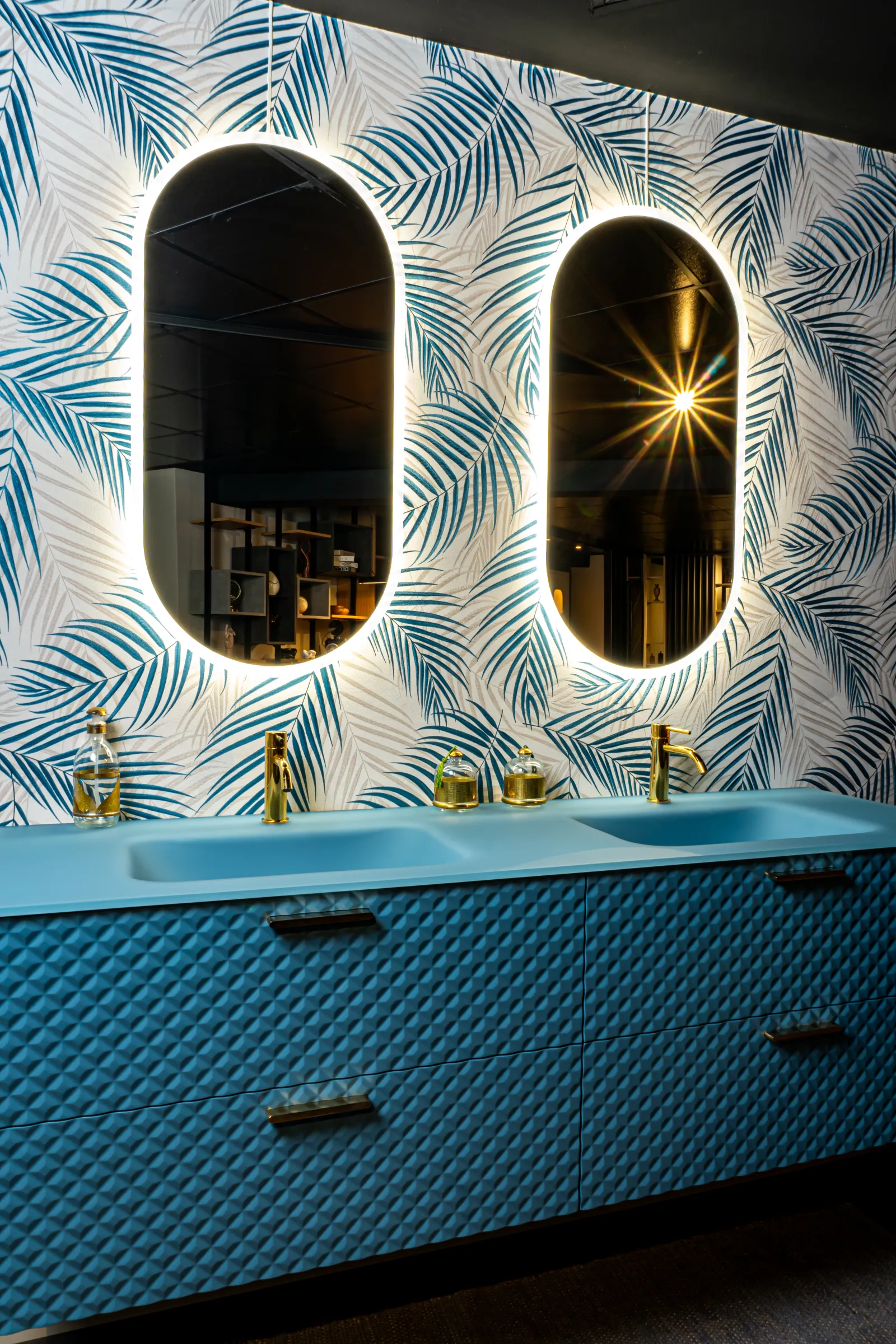 Salle de bain moderne Bleu sur mesure — Osmosis Home Tanger