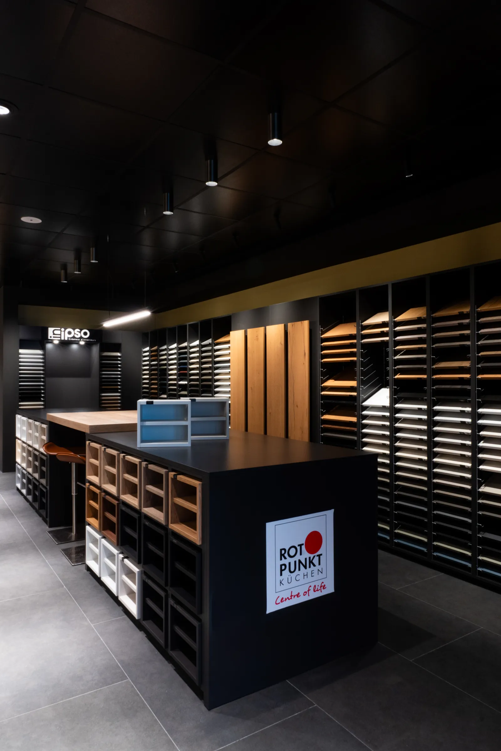 Showroom Osmosis Home Tanger — Îlot de présentation RotPunkt